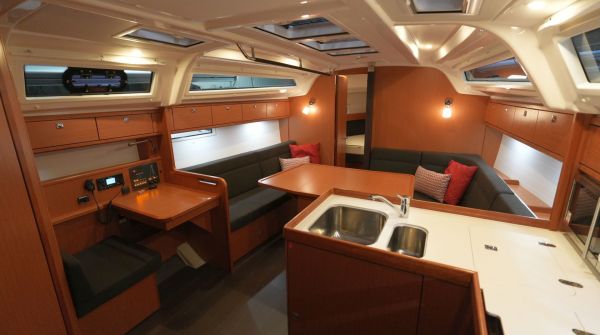 Bavaria Cruiser 37 zu verkaufen (12).jpg