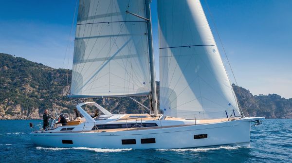 Grand Soleil 46 LC with fullbatten mainsail.jpg