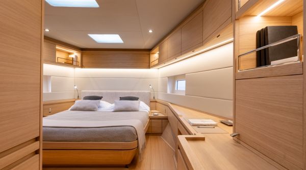 Grand Soleil 65 Performance interior (6).jpg