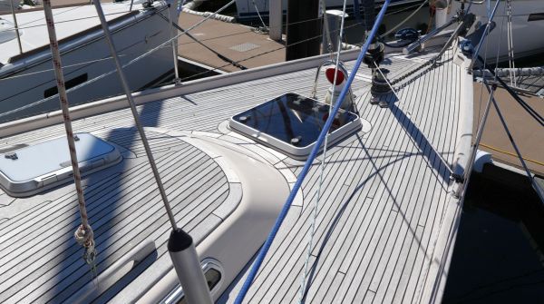 Hallberg-Rassy 42 zu verkaufen (4).jpg