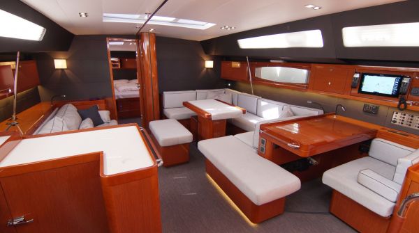Used Oceanis 60 for sale (2).jpg