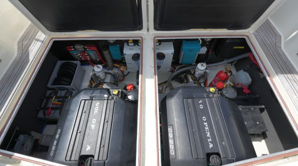 pre-owned Targa 27.1 for sale (3).jpg