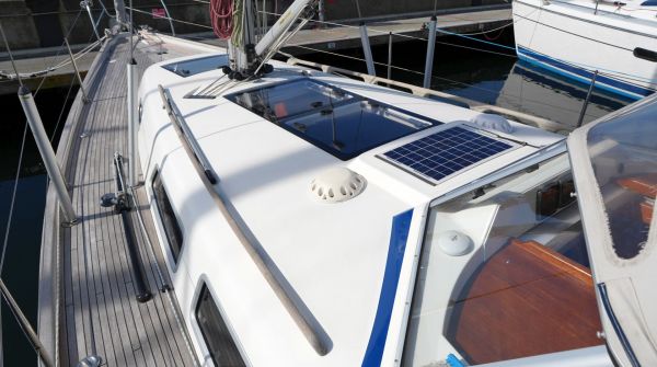preowned Hallberg-Rassy 372 for sale (14).jpg