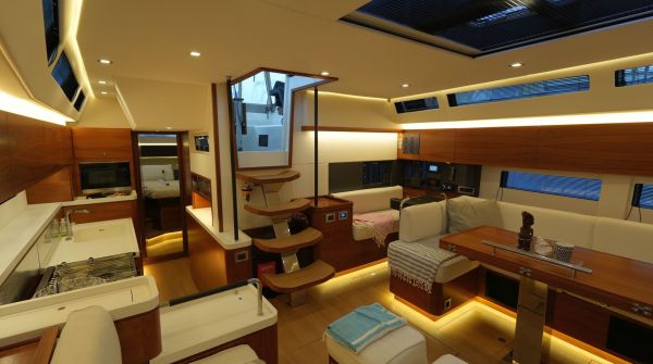Gebrauchtboot AMEL 50 (16).jpg