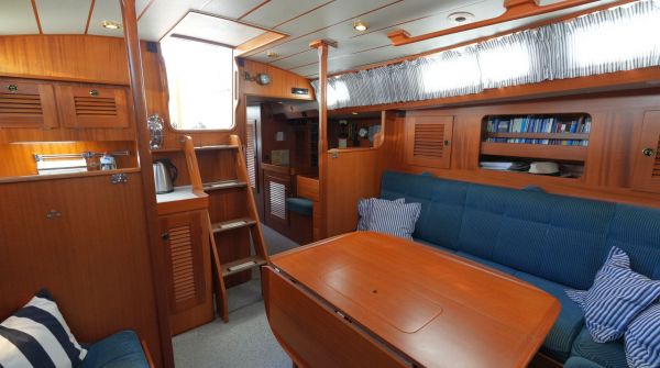 Gebrauchtboot Hallberg-Rassy 42F (10).jpg