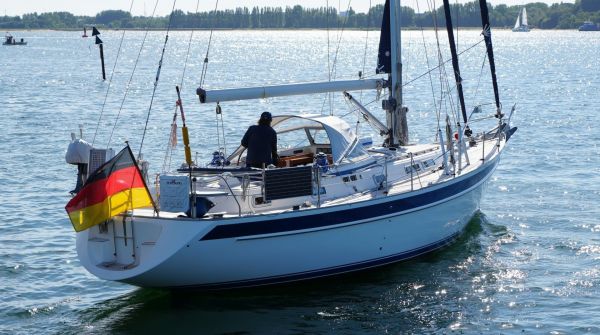 Pre-owned Hallberg-Rassy 42F (10).jpg