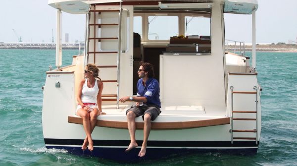 RHEA 36 Trawler (1).jpg