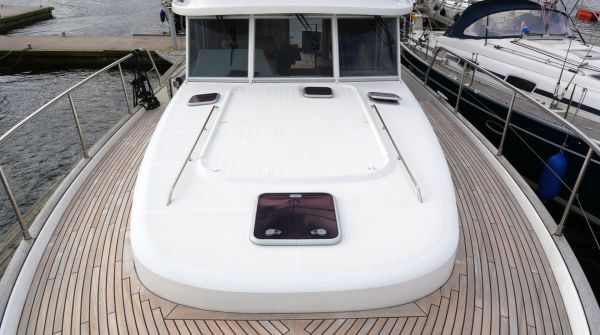 Used Swift Trawler 42 for sale (4).jpg