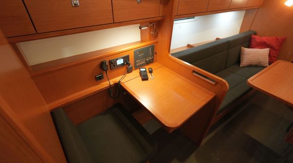 Bavaria Cruiser 37 gebraucht (6).jpg