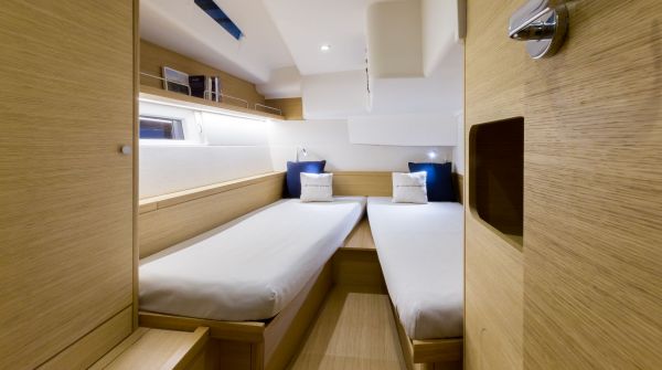 Grand Soleil 46 LC interieur (11).jpg
