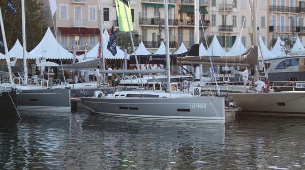 Solaris auf der Cannes Boat Show.jpg