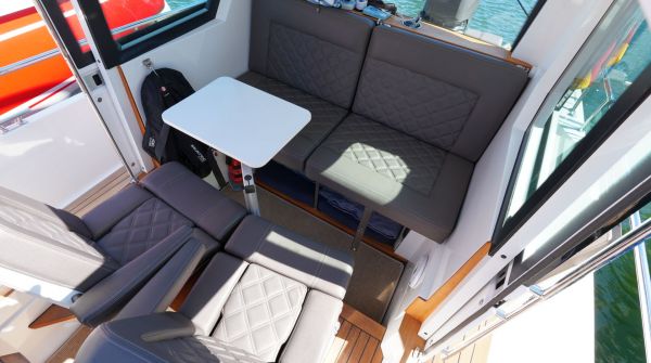 gebrauchte Axopar 28 Cabin AC (9).jpg