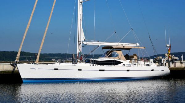 used Oyster 575 for sale 003.jpg