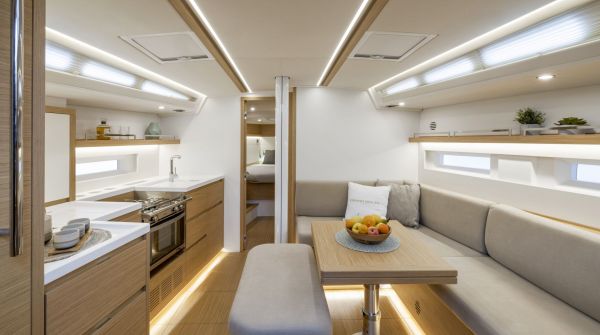 Grand Soleil 40 Performance Interieur 008