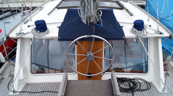 Nauticat33_Hoeft_viewfromtheback.jpg