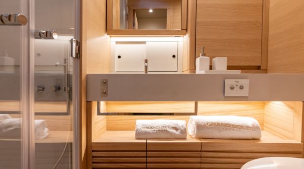 Grand Soleil 65 Performance interior (7).jpg