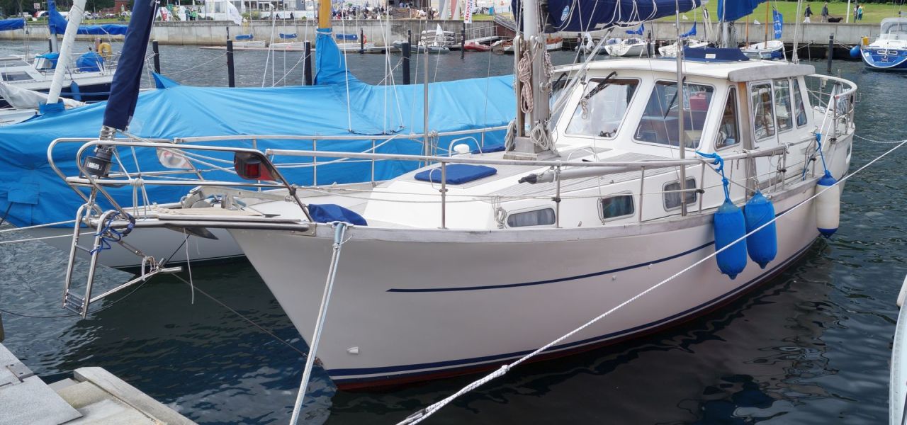 Pre-owned Nauticat 33: Built in 1991, located at the Kiel Fjord.