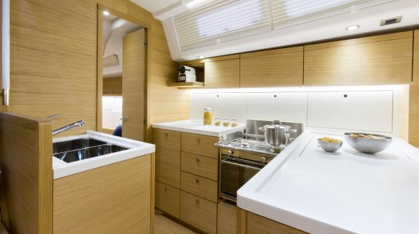 Grand Soleil 46 LC interieur (12).jpg