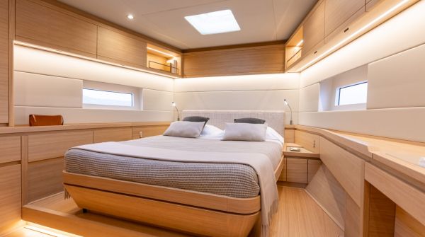 Grand Soleil 65 Performance interior (5).jpg
