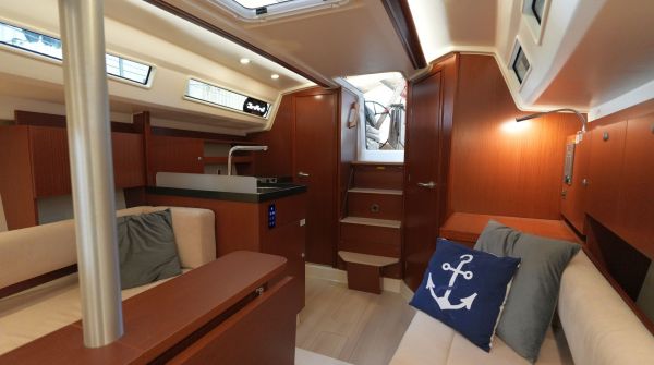 gebrauchte Hanse 315 zu verkaufen (6).jpg