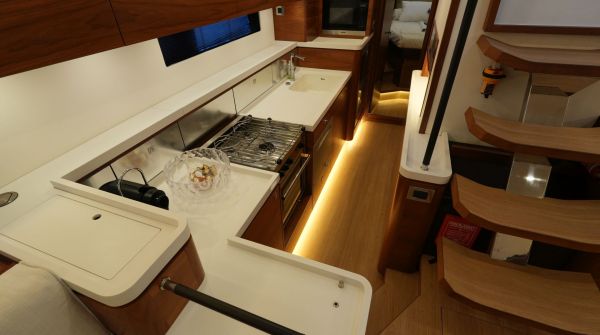 Gebrauchtboot AMEL 50 (10).jpg