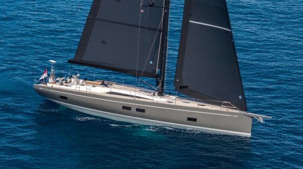 Grand Soleil 65 Performance exterior (17).jpg