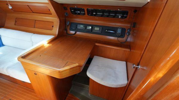 used Grand Soleil 38 for sale (4).jpg
