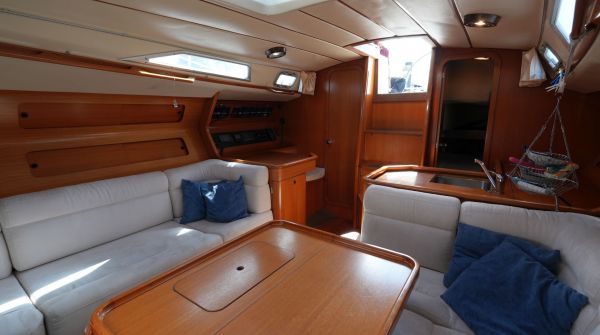 used Grand Soleil 38 for sale (6).jpg