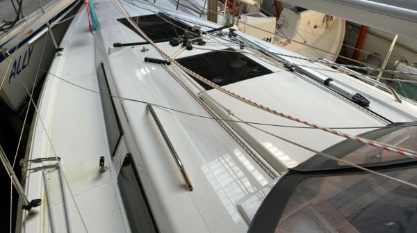 Hanse 315 gebraucht (5).jpg