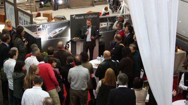 Moody DS 54 Pressekonferenz auf der boot 2013.jpg