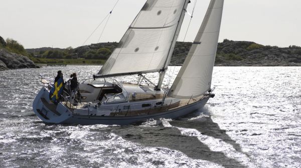 NAJAD 355 upwind.jpg