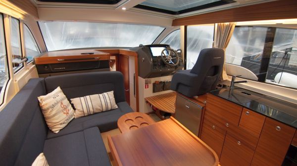 Nimbus 365 Coupe Interieur (11).jpg
