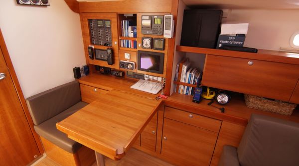 used Hanse 540e for sale 014.jpg