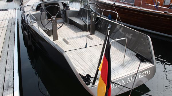 Brenta 38 Daysailer (7).jpg