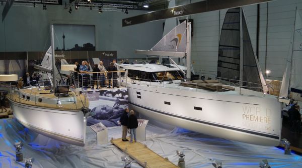 Moody DS 54 und Moody AC 41 auf der boot 2014.jpg