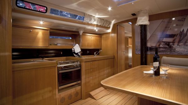Grand Soleil 43ot Interieur (5).jpg