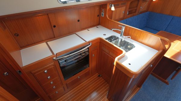 Hallberg-Rassy 372 gebraucht (14).jpg
