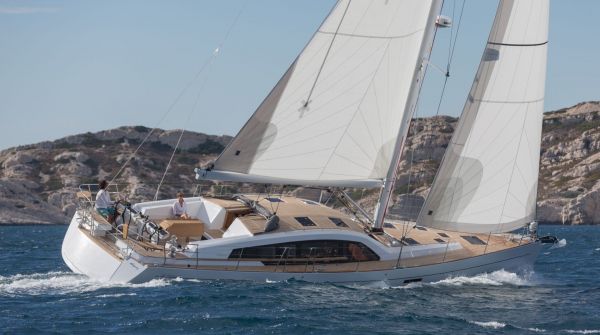 Wauquiez Pilot Saloon 58 upwind