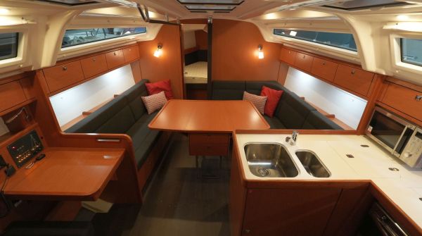 Bavaria Cruiser 37 zu verkaufen (11).jpg