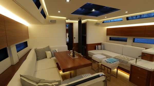 Gebrauchtboot AMEL 50 (14).jpg