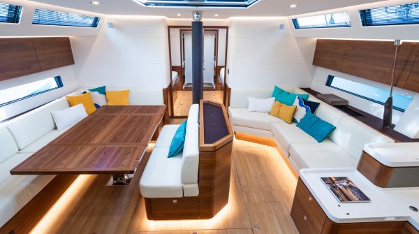 Gebrauchtboot AMEL 60 (29).jpg