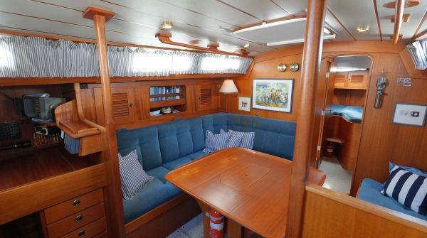 Gebrauchtboot Hallberg-Rassy 42F (8).jpg