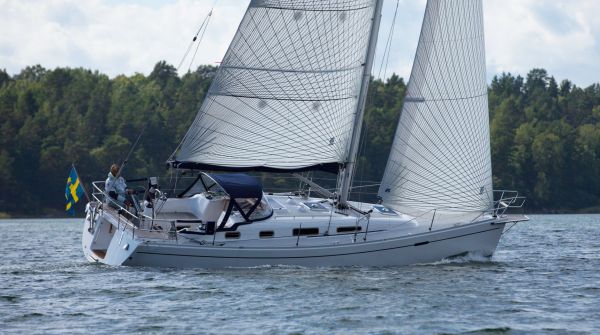 SwedeStar 370 upwind.jpg