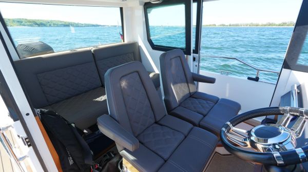 gebrauchte Axopar 28 Cabin AC (3).jpg