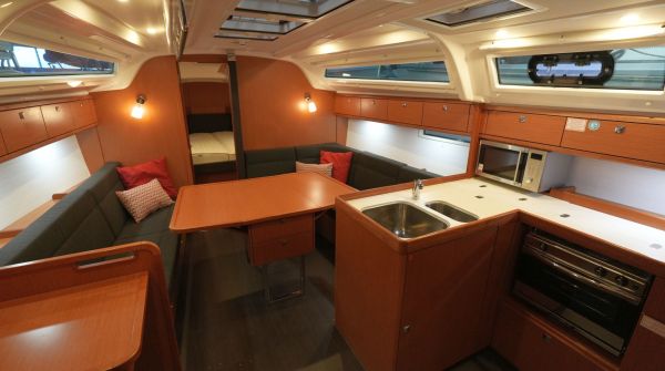 Bavaria Cruiser 37 zu verkaufen (13).jpg