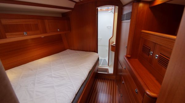 Used Sweden Yachts 42 for sale (7).jpg