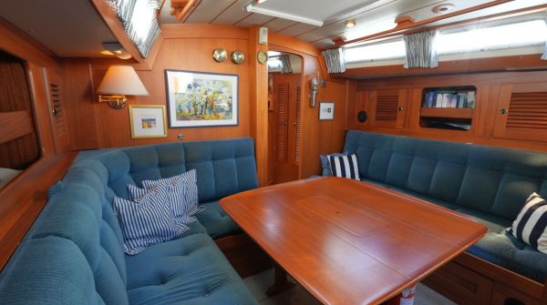 Gebrauchtboot Hallberg-Rassy 42F (9).jpg
