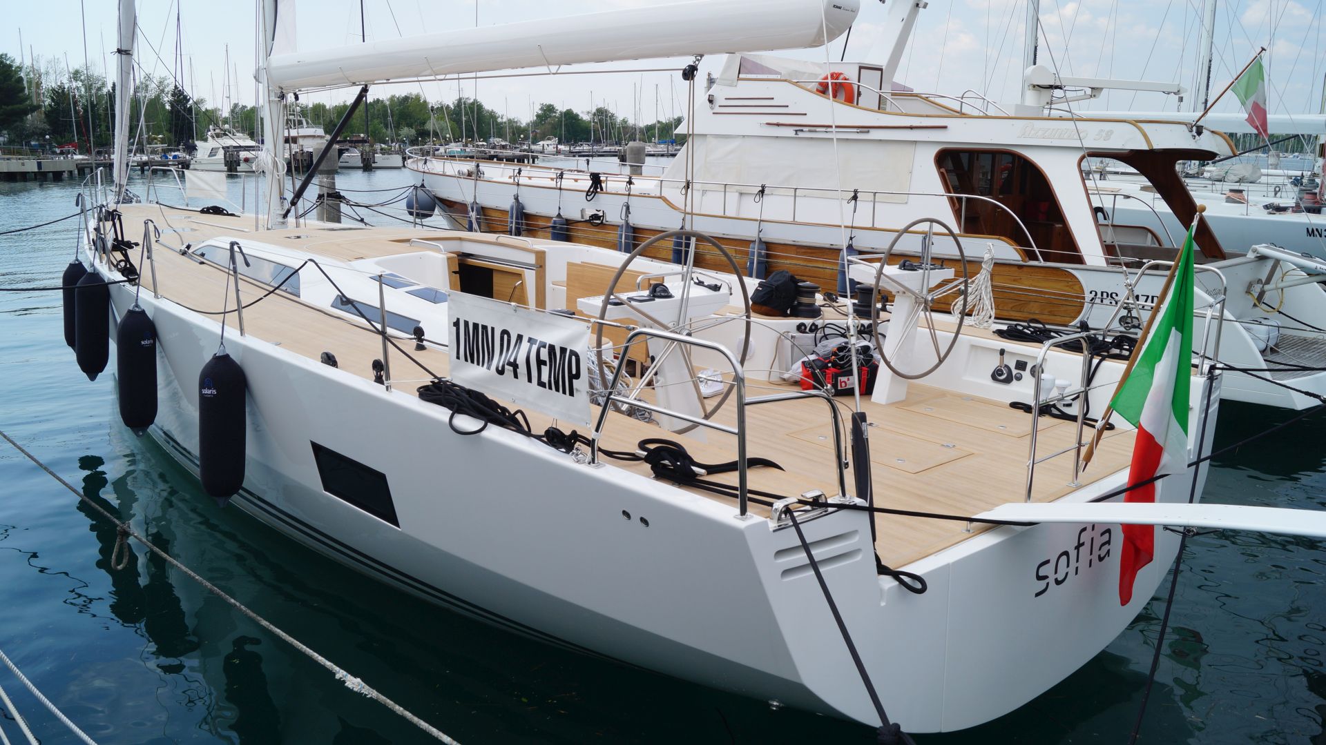 Solaris One 58 Baunummer #001 ist im Wasser
