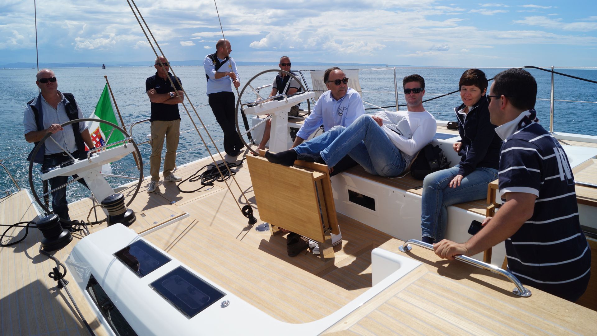 Solaris One 58 Baunummer #001 ist im Wasser